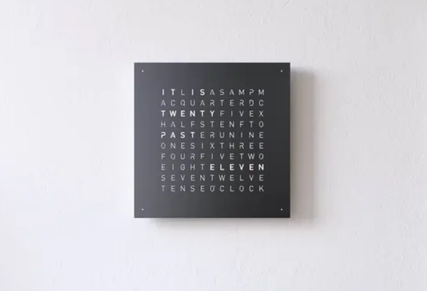 Qlocktwo 45 earth black pepper