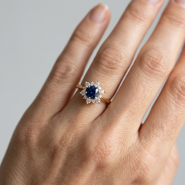 Bague Saphir Entourage Diamant Soleil