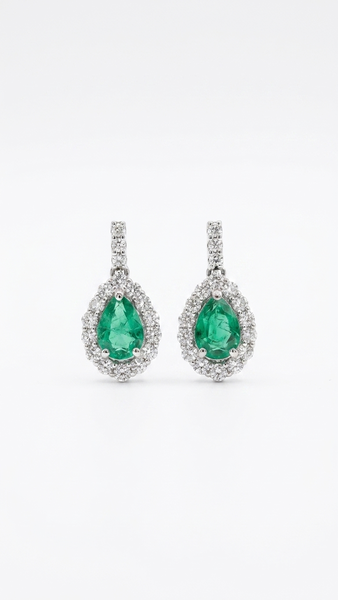 Boucles d'oreilles en or blanc, Emeraudes et Diamants brillants