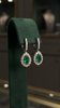Boucles d'oreilles en or blanc, Emeraudes et Diamants brillants