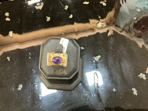 LP5137 1 bague Tank Améthyste Or 750/1000 15,15gr