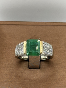 Bague Or blanc Émeraude et diamants