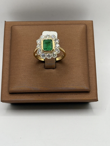 Bague or jaune, Émeraude et diamants