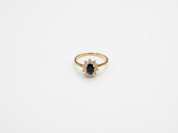 Bague Saphir entourage Diamants en or jaune
