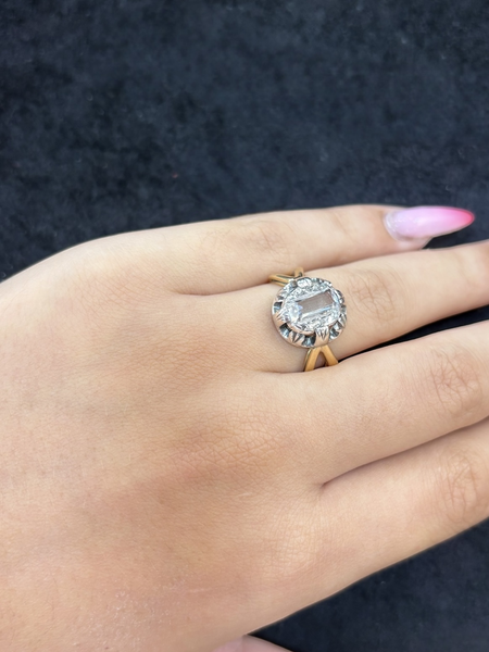 bague ancienne or et argent avec un diamant taille émeraude