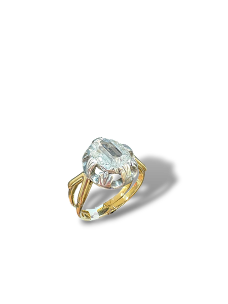 bague ancienne or et argent avec un diamant taille émeraude